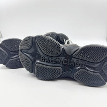 Load image into Gallery viewer, Balenciaga Triple S Black Sneaker Size37 TWS