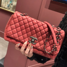Load image into Gallery viewer, Chanel Iridescent Calfskin New Bubble Quilt Flap Bag