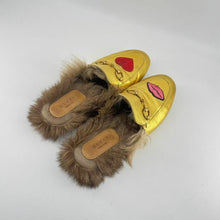 Load image into Gallery viewer, Gucci Princetown Heart Lips Loafers