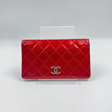 Load image into Gallery viewer, Chanel Timeless/Classique leather card wallet TWS