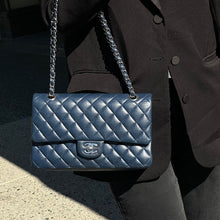 Load image into Gallery viewer, Chanel Caviar Medium Classic Double Flap year2012 (ND)