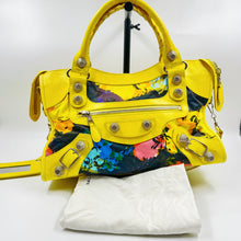 Load image into Gallery viewer, Balenciaga Agneau Canvas Floral Giant 21 Silver City Bag TWS