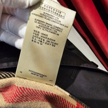 Load image into Gallery viewer, Burberry trench coat