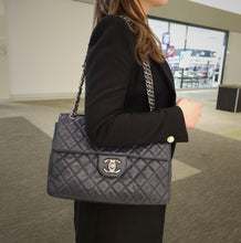Load image into Gallery viewer, Chanel Jumbo Single Flap Classic Navy Blue Bag 2009