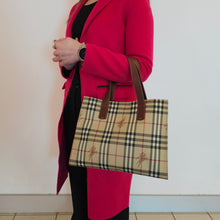 Load image into Gallery viewer, Burberry London Plaid Hand Bag TWS