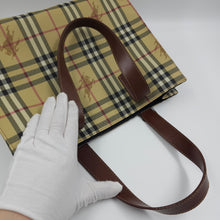 Load image into Gallery viewer, Burberry London Plaid Hand Bag TWS