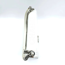 将图片加载到图库查看器,Chanel 白色漆皮大号 Leboy 包