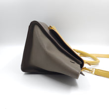 Load image into Gallery viewer, Celine Calfskin Medium Trapeze Bag TWS
