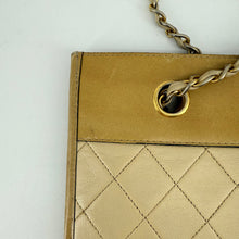 Load image into Gallery viewer, Chanel Flat Chain Shoulder Bag