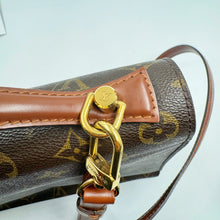 Load image into Gallery viewer, Louis Vuitton Monogram Monceau 28 TWS