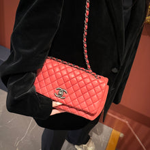 Load image into Gallery viewer, Chanel Iridescent Calfskin New Bubble Quilt Flap Bag