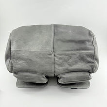 Load image into Gallery viewer, Chloe Leather Medium Saskia Bag