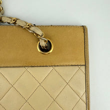 Load image into Gallery viewer, Chanel Flat Chain Shoulder Bag