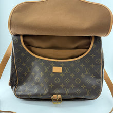 Load image into Gallery viewer, Louis Vuitton Monogram Saumur 35 Crossbody Bag
