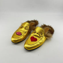 Load image into Gallery viewer, Gucci Princetown Heart Lips Loafers