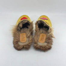 Load image into Gallery viewer, Gucci Princetown Heart Lips Loafers