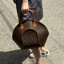 Load image into Gallery viewer, Louis Vuitton Monogram Ellipse Bag