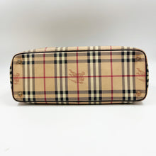 Load image into Gallery viewer, Burberry Haymarket check tote TWS