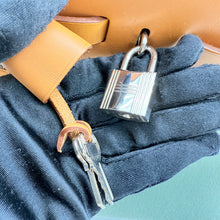Load image into Gallery viewer, Hermes Herbag Zip 31