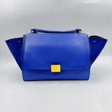 Load image into Gallery viewer, Celine Medium Calfskin & Suede Leather Trapeze bag TWS