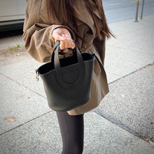 Load image into Gallery viewer, Hermes Black Clemence In-The-Loop 18 TWS