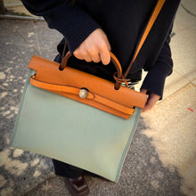 Load image into Gallery viewer, Hermes Herbag Zip 31