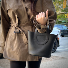 Load image into Gallery viewer, Hermes Black Clemence In-The-Loop 18 TWS