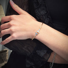Load image into Gallery viewer, Tiffany T Wire Bracelet in 18K Rose Gold with Mother-of-pearl
