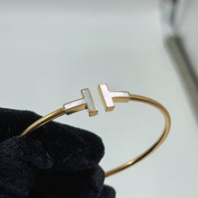 Load image into Gallery viewer, Tiffany T Wire Bracelet in 18K Rose Gold with Mother-of-pearl