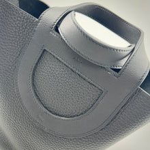 Load image into Gallery viewer, Hermes Black Clemence In-The-Loop 18 TWS