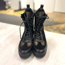 Load image into Gallery viewer, Louis Vuitton Black Suede combat boots