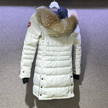 Load image into Gallery viewer, Canada Goose Lorette Parka Fusion Fit size 2XS TWS