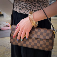 Load image into Gallery viewer, Louis VuittLo Bracelet inclusion gm monogram