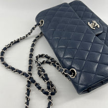 Load image into Gallery viewer, Chanel Caviar Medium Classic Double Flap year2012 (ND)