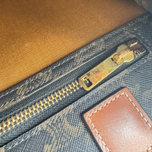 Load image into Gallery viewer, Celine Triomphe Vertical Cabas Tote Bag TWS