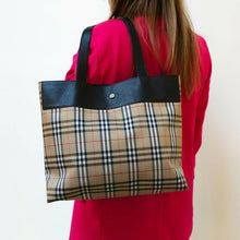 Load image into Gallery viewer, Burberry Classic Tote Bag TWS