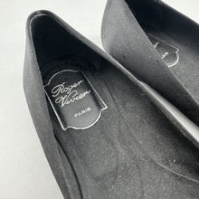 Load image into Gallery viewer, Roger Vivier Crystal Flat
