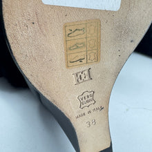 Load image into Gallery viewer, Vero Cuoio Black Boots with Fur Size 38