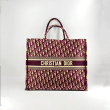 Load image into Gallery viewer, Dior Oblique Large Book Tote Burgundy