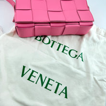 Load image into Gallery viewer, BOTTEGA VENETA Pink Cassette Bag