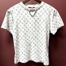 Load image into Gallery viewer, Louis Vuitton Monogram Printed T-Shirt Size XS