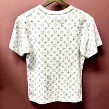 Load image into Gallery viewer, Louis Vuitton Monogram Printed T-Shirt Size XS
