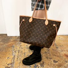 Load image into Gallery viewer, Louis Vuitton never full MM