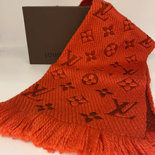 Load image into Gallery viewer, Louis Vuitton Red Yarn Scarf