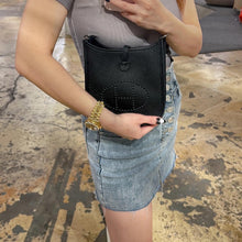 Load image into Gallery viewer, Hermes Evelyn 16 Black