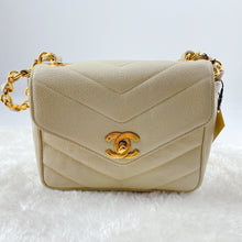 Load image into Gallery viewer, Chanel Cream Vintage Caviar Leather V Stitch Shoulder Bag