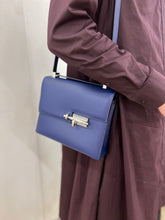 Load image into Gallery viewer, Hermes verrou 21 leather bag