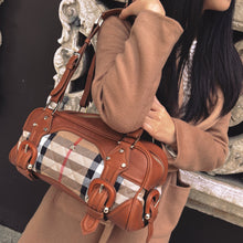 Load image into Gallery viewer, Burberry Plaid shoulder bag