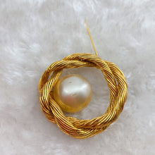 Load image into Gallery viewer, CHANEL Pearl brooch