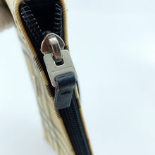 Load image into Gallery viewer, Burberry Plaid Pouch